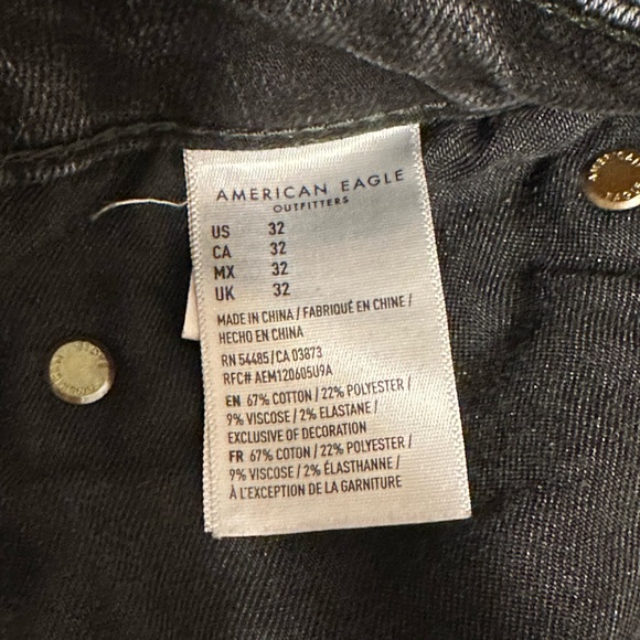 American Eagle Men’s Distressed Shorts 
Size 32 - Picture 6 of 7